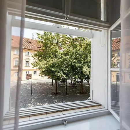 Charles Bridge Apartman Prága